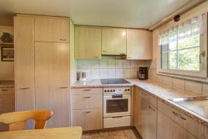 Η κουζίνα ή μικρή κουζίνα στο Ferienwohnung Hautle