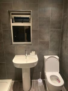 Phòng tắm tại APEX HOUSE Le Hope ENSUITE