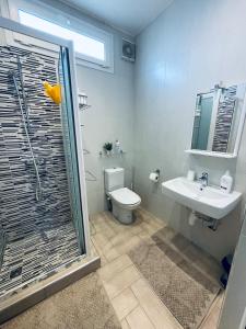 « Ciel D’ORAN » في وهران: حمام مع دش ومرحاض ومغسلة