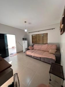 صورة لـ 2 Quartos, sala e 1 banheiro próximos à Universidade Federal de Rondonópolis- UFR في روندونوبوليس