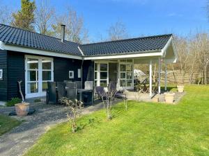 Zahrada ubytování Holiday Home With Sauna Near Anneberg + 16 fotografií