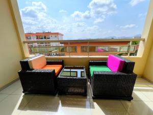 Un balcón o terraza en Résidence hôtelière La Roseline, Omnisport