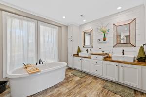 Ένα μπάνιο στο Shelor Cove Retreat with Dock! +40 φωτογραφίες