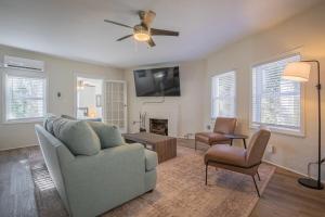 Et tv og/eller underholdning på The Wild Fern Cottage with Firepit