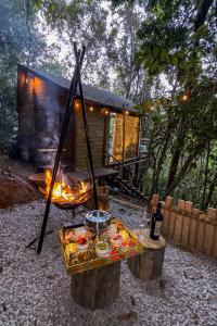 Gril dostupný pro hosty v chaty