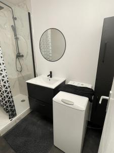 Koupelna v ubytování Appartement 3 Chambres en plein centre-ville du havre