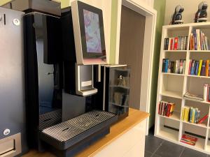 Knihovna v apartmánu