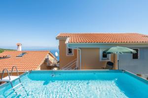 Bassein majutusasutuses Panoramare või selle lähedal