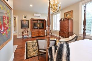 Istumisnurk majutusasutuses Magnolia Hall - The Britton Suite - King Suite