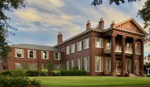 Aed väljaspool majutusasutust Magnolia Hall - The Britton Suite - King Suite