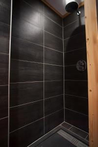 Koupelna v ubytování Chalet Le Refuge + 13 fotografií