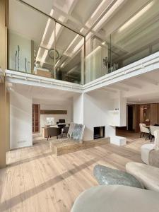 Fotografie z fotogalerie ubytování Penthouse mit Innenpool, Sauna und Fitnessraum v Frankfurtu nad Mohanem + 18 fotografií