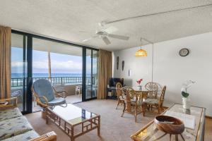 Χώρος καθιστικού στο Paki Maui #103 condo