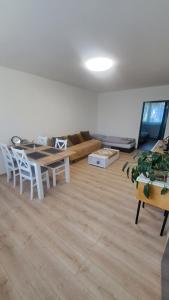 TV a/nebo společenská místnost v ubytování Apartmán Gerlach