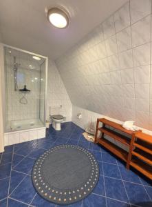 Ένα μπάνιο στο Atelierwohnung eines Fischers