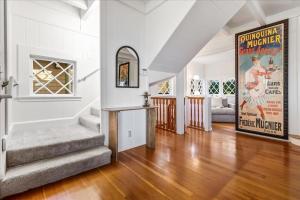 Χώρος καθιστικού στο 3987 Lovers Point Whitewater Cottage home +45 φωτογραφίες