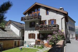 Το κτήριο όπου στεγάζεται  το διαμέρισμα