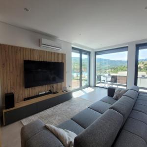 TV a/nebo společenská místnost v ubytování Gerescasadapraia