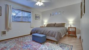 Ένα ή περισσότερα κρεβάτια σε δωμάτιο στο BearlyMuvin Cabin