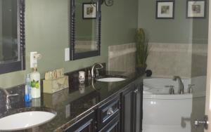 Ένα μπάνιο στο Cal56Right +20 φωτογραφίες