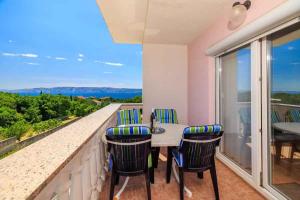 Μπαλκόνι ή βεράντα στο Apartments in Povile 39116