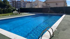 Bazén v ubytování Planta Baja en La Zenia Beach nebo v jeho okolí