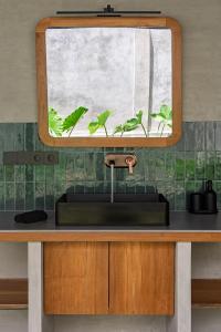 Kuchyň nebo kuchyňský kout v ubytování Tropical Luxury 2-BR Villa in Kuta Lombok