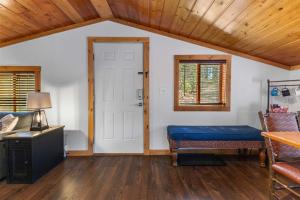 Et opholdsområde på Cabin 10- King Cabin Mins to RMNP + 24 billeder