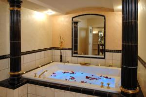 Koupelna v ubytování Göbel`s Hotel Quellenhof