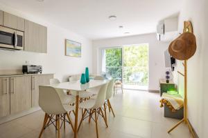 Η κουζίνα ή μικρή κουζίνα στο Punta Leona Playa Mantas Apartment