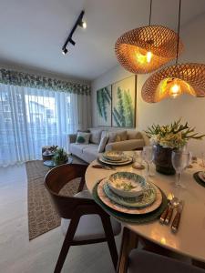 Khu vực ghế ngồi tại Garden Breeze Ghibli-Pool View