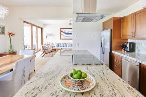 Kuchyň nebo kuchyňský kout v ubytování Condo Los Arboles -HSK6 Seater Golf Cart included + 29 fotografií