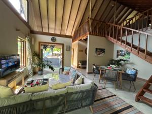 Μια τηλεόραση ή/και κέντρο ψυχαγωγίας στο A Peace In Paradise