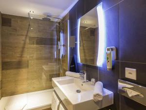 O baie la ibis Styles Geneve Palexpo Aeroport +40 fotografii