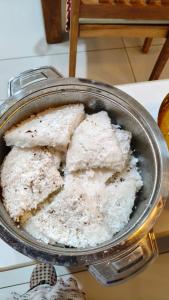 Φαγητό σε αυτό το δωμάτιο σε οικογενειακή κατοικία ή κάπου εκεί κοντά