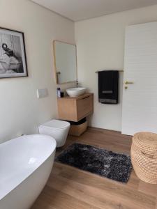 Ένα μπάνιο στο Two Tides