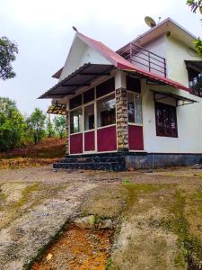 Το κτήριο όπου στεγάζεται  το κατάλυμα σε φάρμα