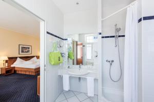 Koupelna v ubytování Göbel`s Hotel Quellenhof