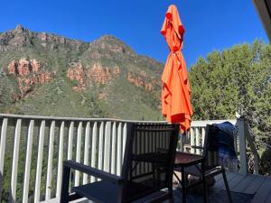 Cảnh núi rừng hoặc tầm nhìn ra núi từ nhà nghỉ dưỡng +23 ảnh