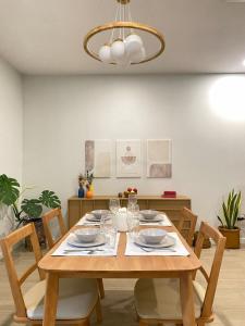 Φωτογραφία από το άλμπουμ του Central Nakhon Pathom 2BR Townhouse with AC & Kitchen σε Nakhon Pathom