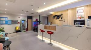 Η κουζίνα ή μικρή κουζίνα στο GreenTree Inn Express Lanzhou West Passenger Station Lanzhou Center