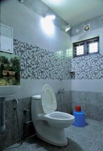 Ένα μπάνιο στο Munroe Mangrove Forest Lake Holidays Resorts