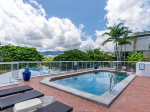 Bazén v ubytování BreakFree Royal Harbour nebo v jeho okolí