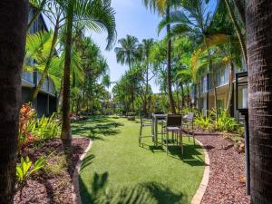 Aed väljaspool majutusasutust Mantra Club Croc