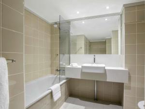 Ένα μπάνιο στο Mantra Chatswood