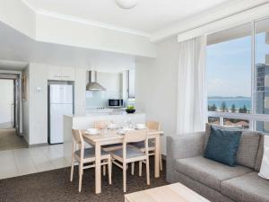 Kuchyň nebo kuchyňský kout v ubytování Mantra Twin Towns