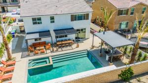 Bassein majutusasutuses Stylish Home w Pool Firepit Scenic Outdoor Living Casa Mirage by AvantStay või selle lähedal