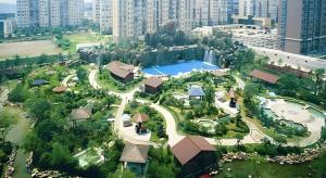 Bazén v ubytování Dolton Changsha Spa Hotel nebo v jeho okolí