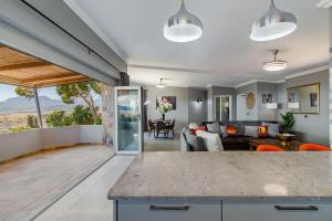 Φωτογραφία από το άλμπουμ του 75 on Chapman σε Gordonʼs Bay