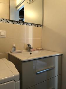 Fotografie z fotogalerie ubytování Sud France Petite maison de charme avec piscine, Jaccuzi et clim v destinaci Bédarieux